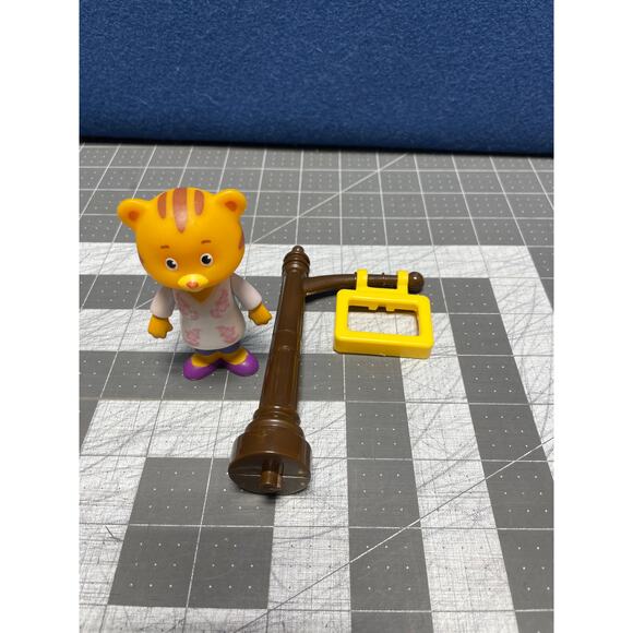 Lamp Post Brown Replacement Mother Daniel Tiger's Neighborhood Deluxe Trolley - Picture 1 of 5